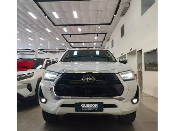 TOYOTA HILUX 2.8 D-4D TURBO DIESEL CD SRX 4X4 AUTOMÁTICO